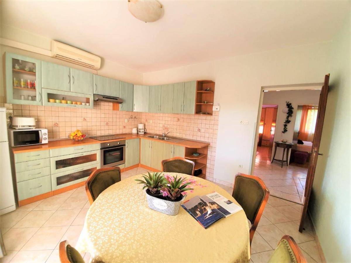 Apartments Angela Kampor ภายนอก รูปภาพ