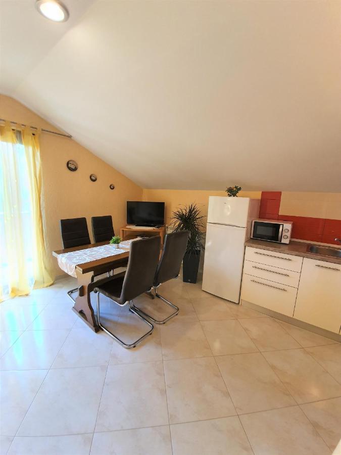Apartments Angela Kampor ภายนอก รูปภาพ